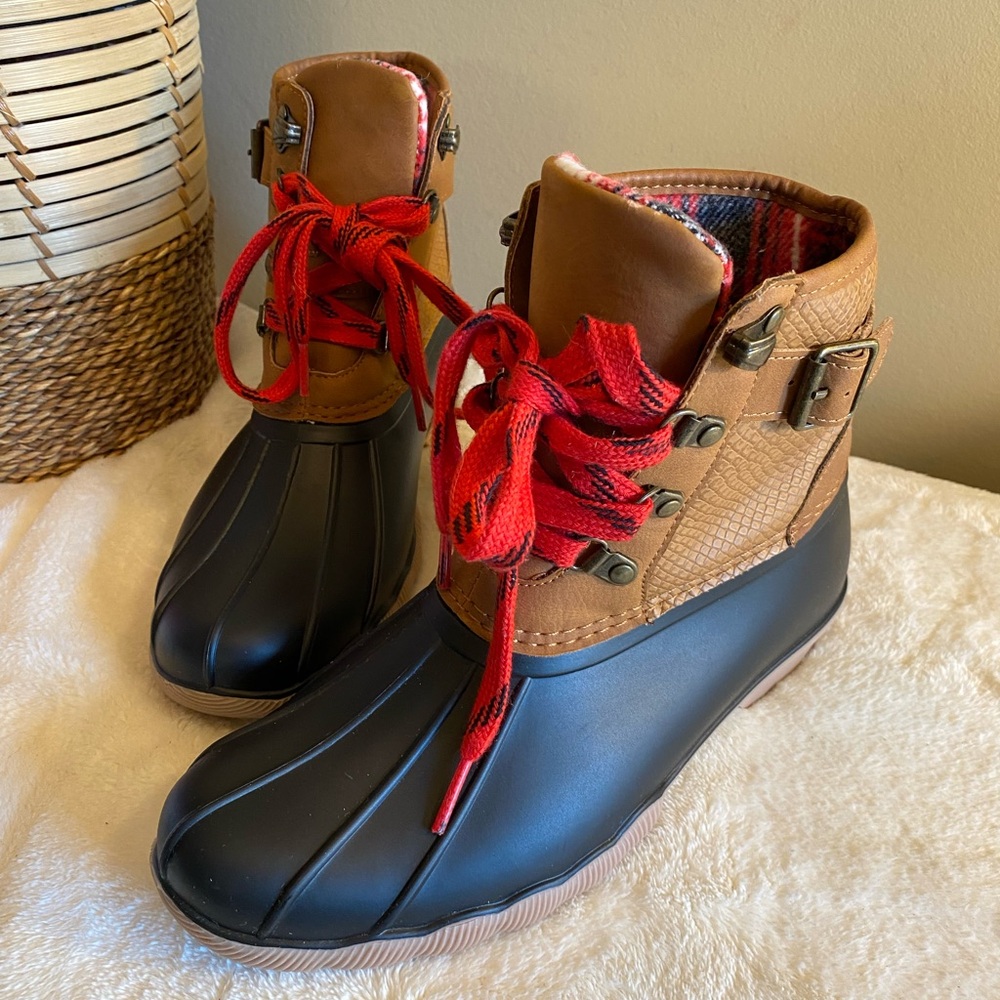 Maurice’s Jade Side Buckle Lace Up Duck Boot